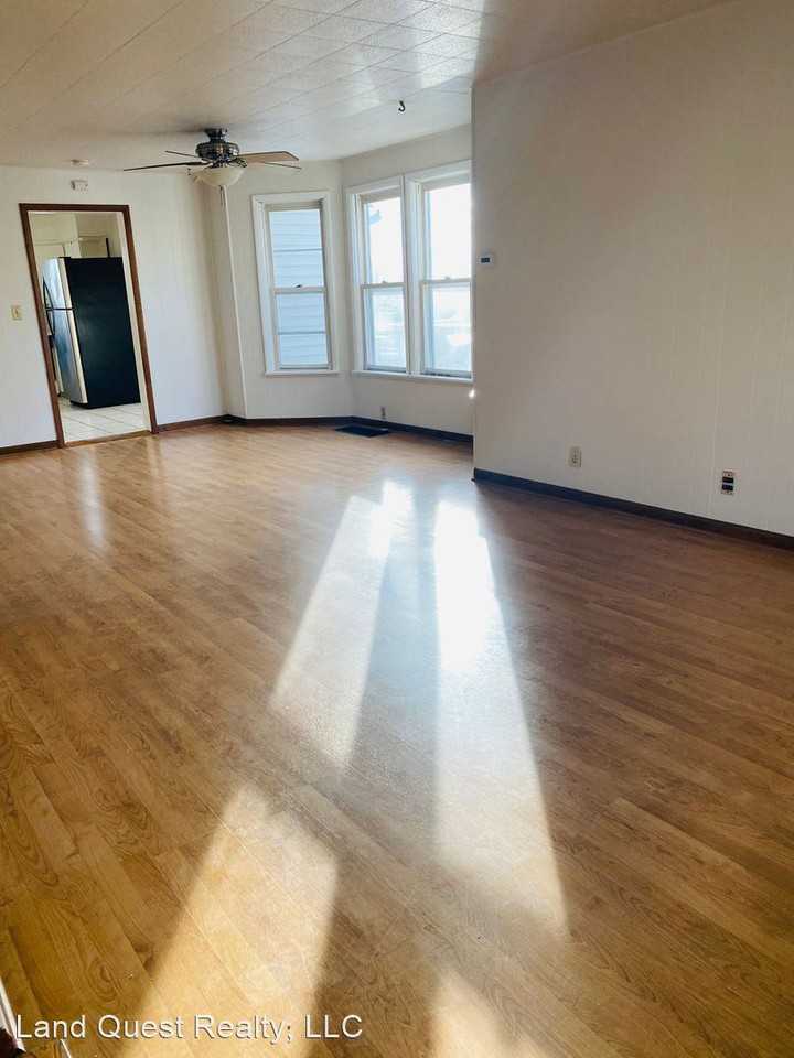 4403 17th Ave. - Photo 2 of 7