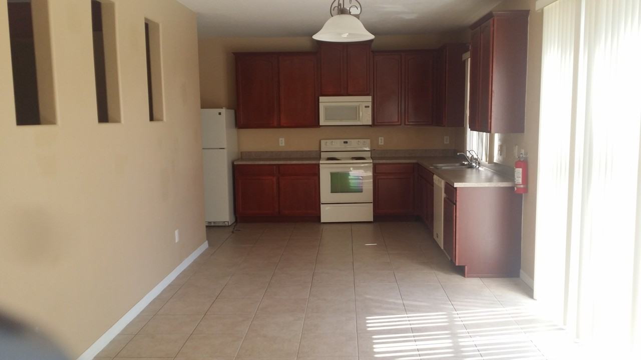 3017 Camino Real Dr S - Photo 3 of 6