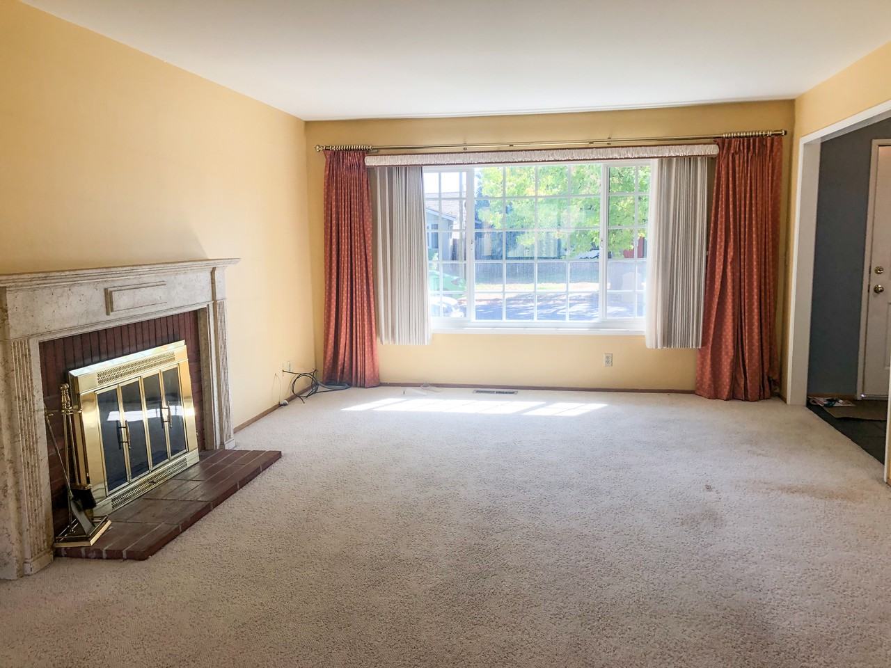 827 Bend Ave - Photo 3 of 19