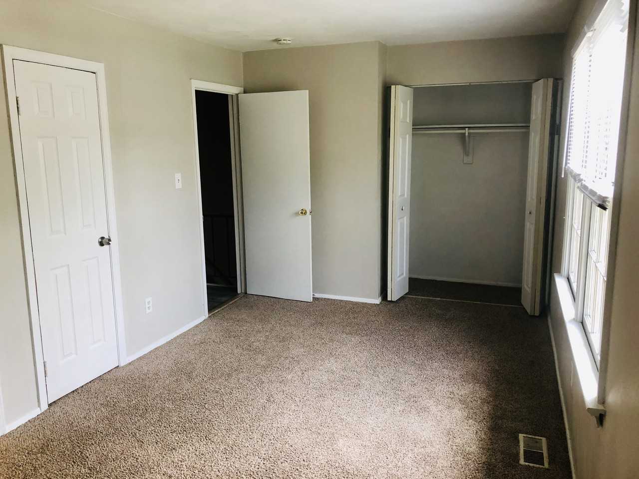 6632 Stoney Pt S - Photo 3 of 5