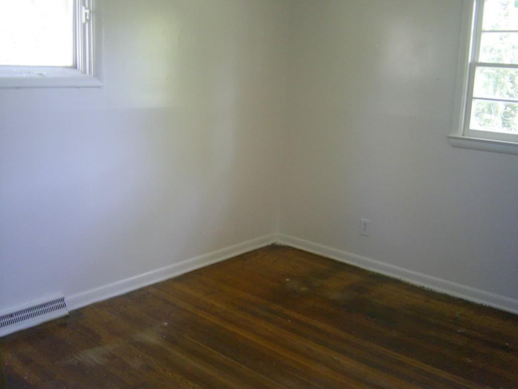 1004 Woodnell St - Photo 2 of 7