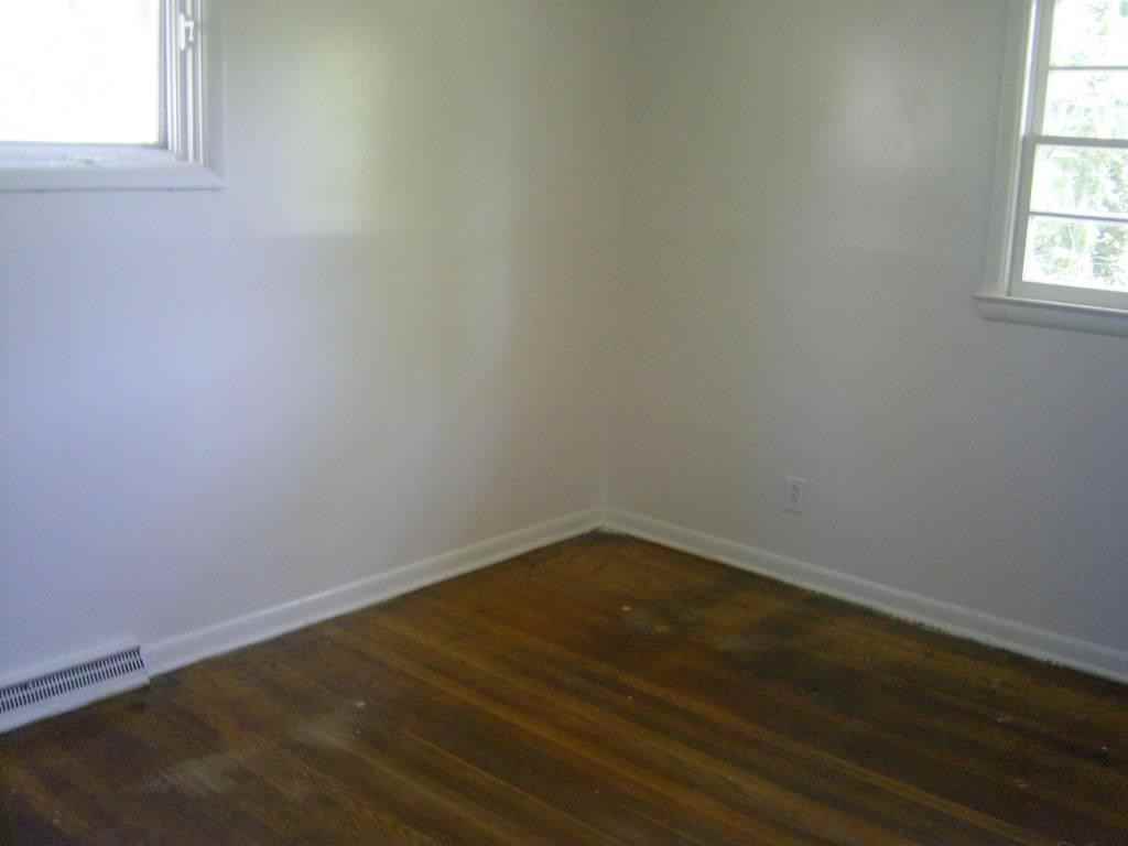 1004 Woodnell St - Photo 3 of 7