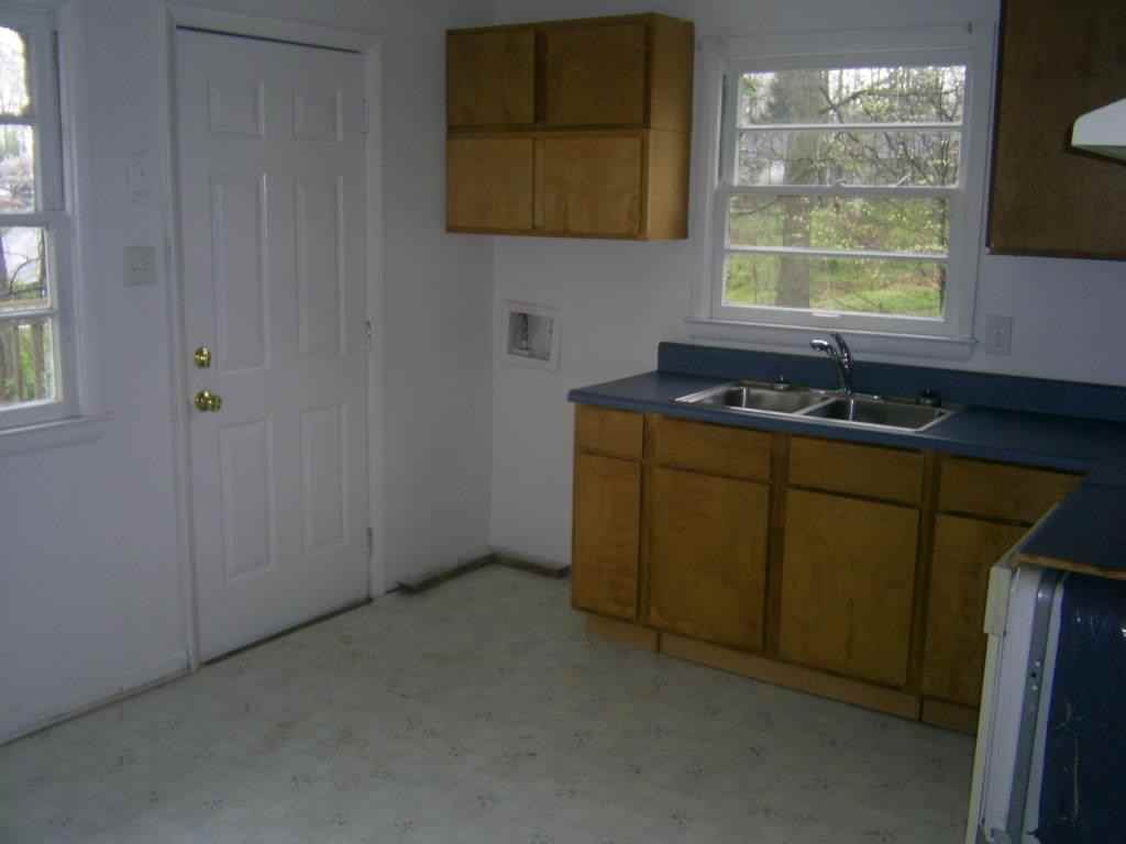 1004 Woodnell St - Photo 6 of 7