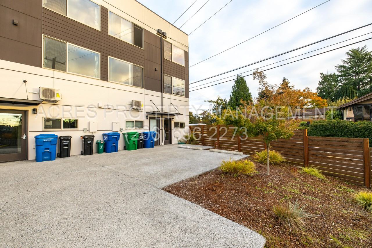 7551 12th Ave Sw - Photo 3 of 23