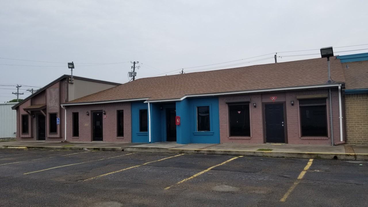 1225-1257 Nile Dr - Photo 2 of 6