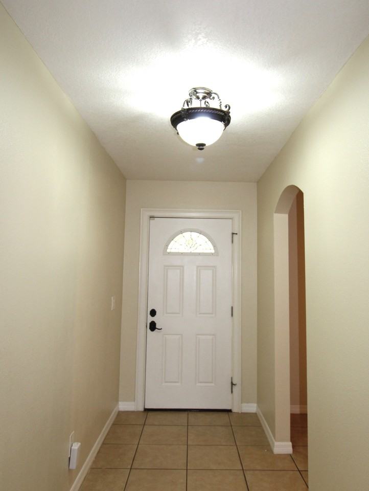 4812 Country Hills Dr - Photo 2 of 16