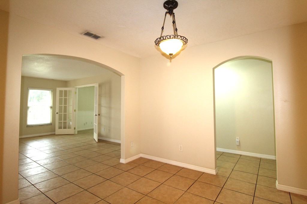 4812 Country Hills Dr - Photo 3 of 16