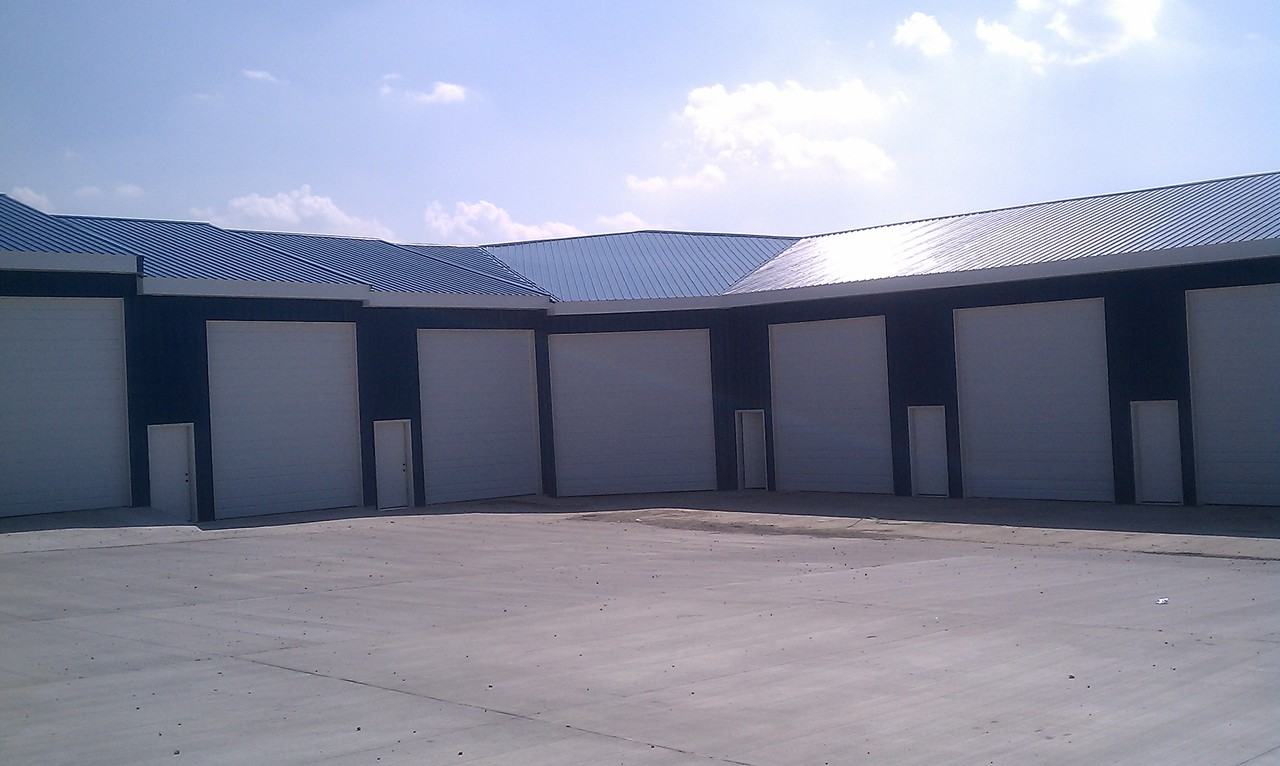 900 Skyline - Photo 2 of 3