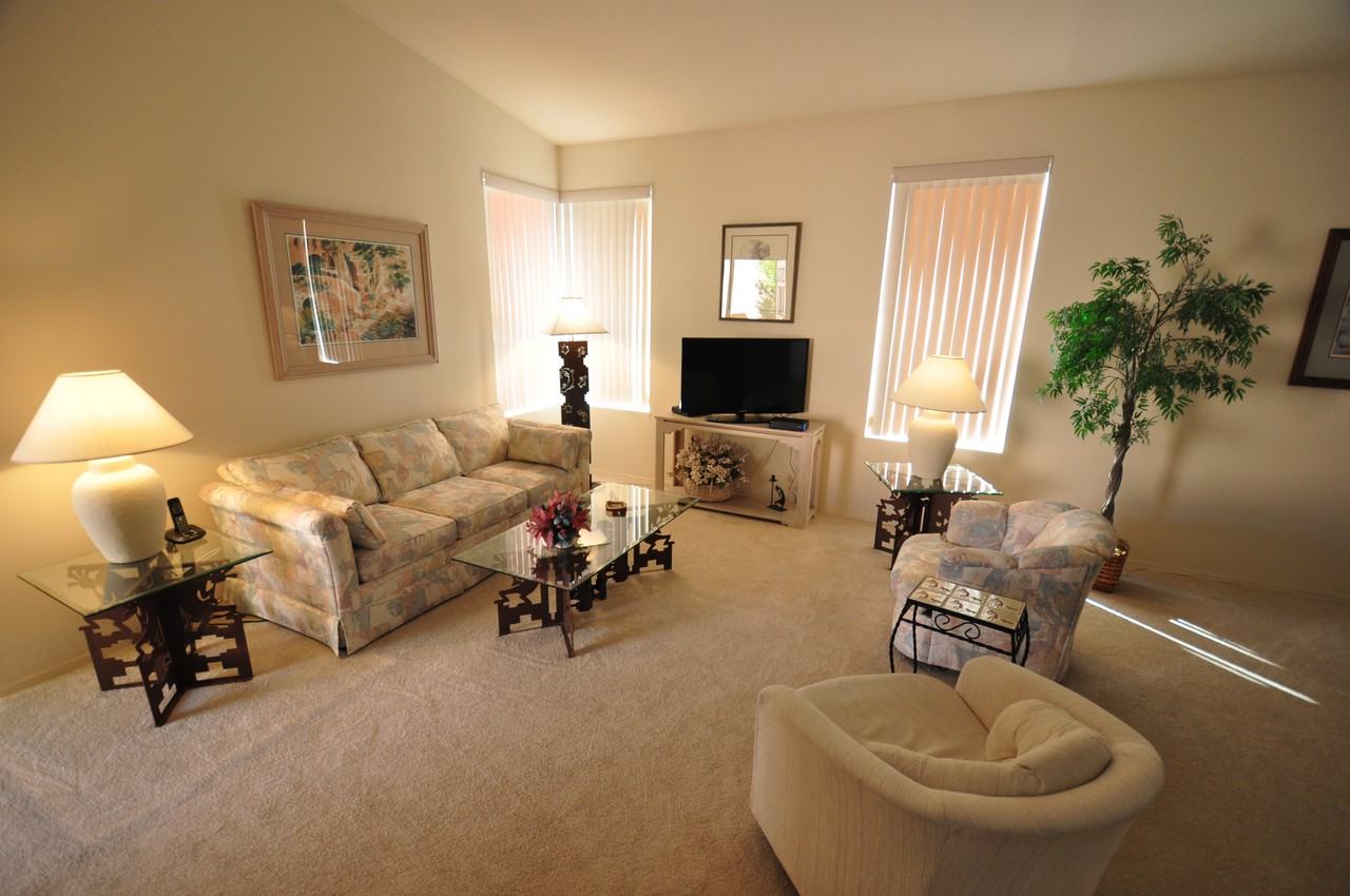 2017 W Via Nuevo Leon - Photo 2 of 15