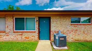 featured image of 206 Lynn Dr