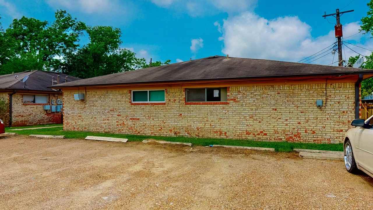 206 Lynn Dr - Photo 3 of 26