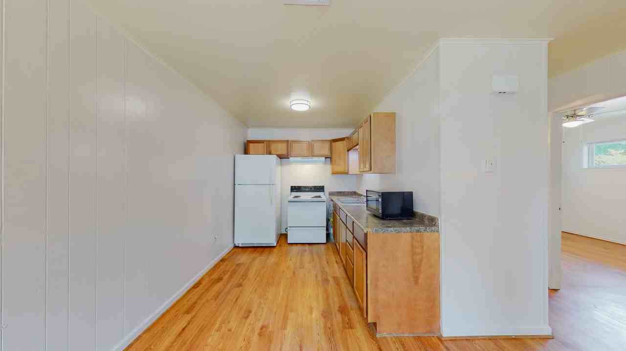 206 Lynn Dr - Photo 4 of 26