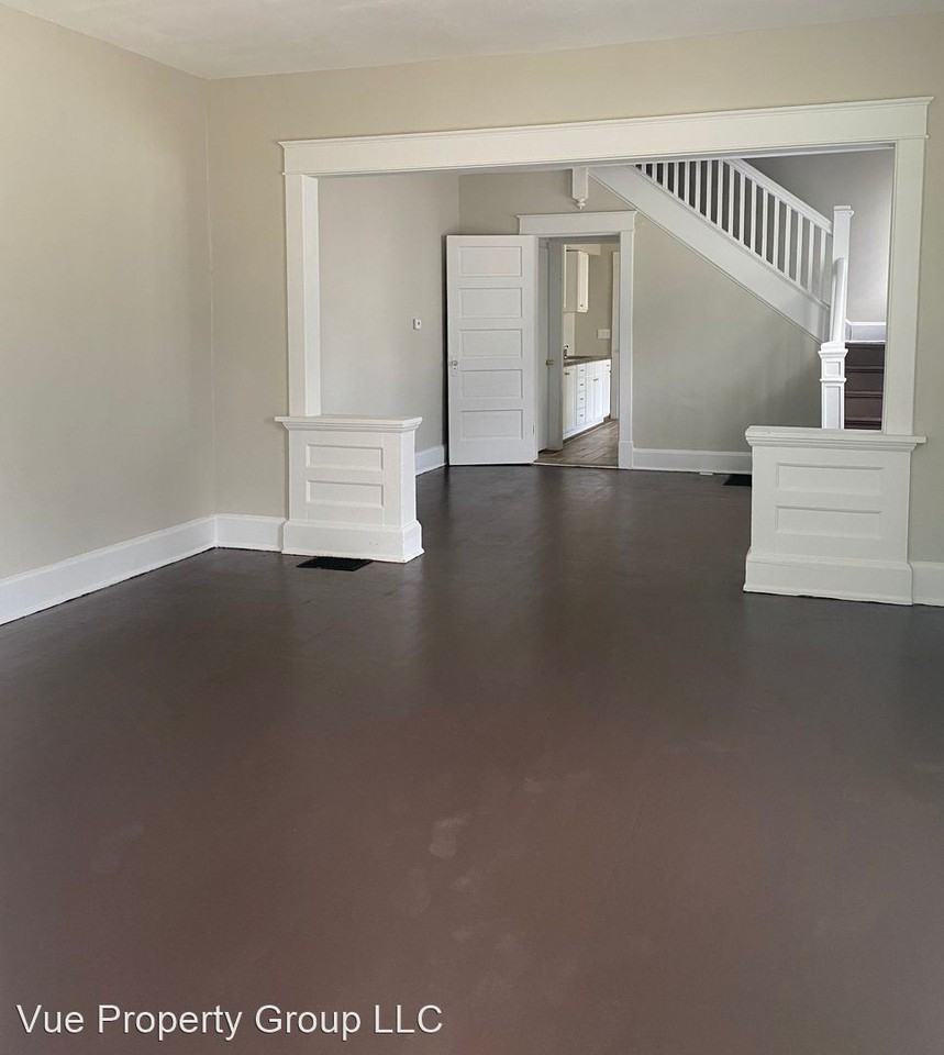 854-856 N Tacoma Avenue - Photo 3 of 11