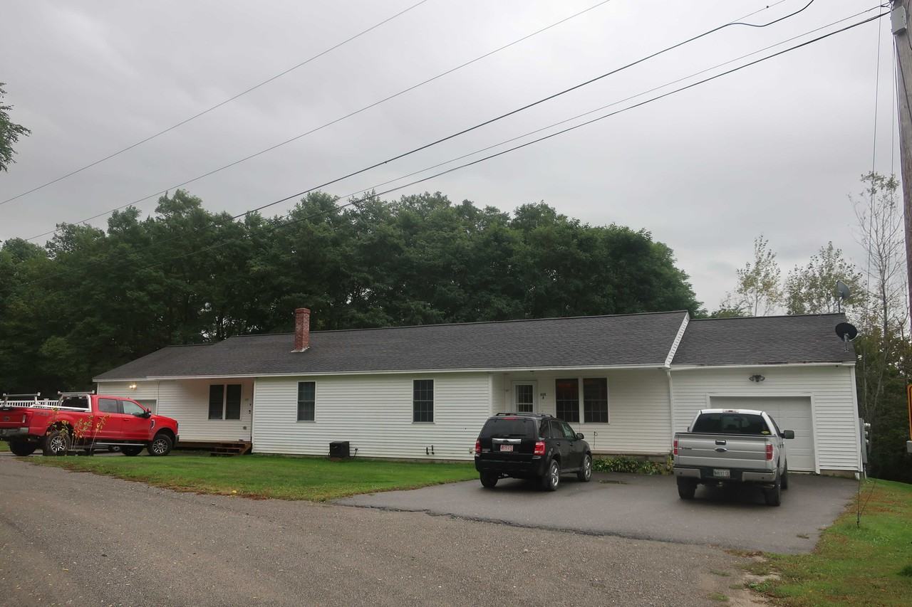 325 Old County Rd - Photo 2 of 16