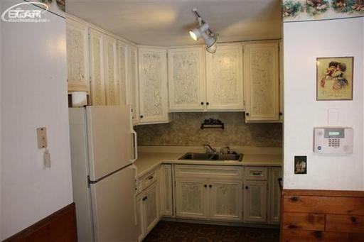 3462 Royal Dr - Photo 3 of 6