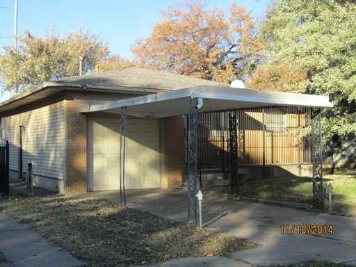 521 SW 10th St - Photo 2 of 12