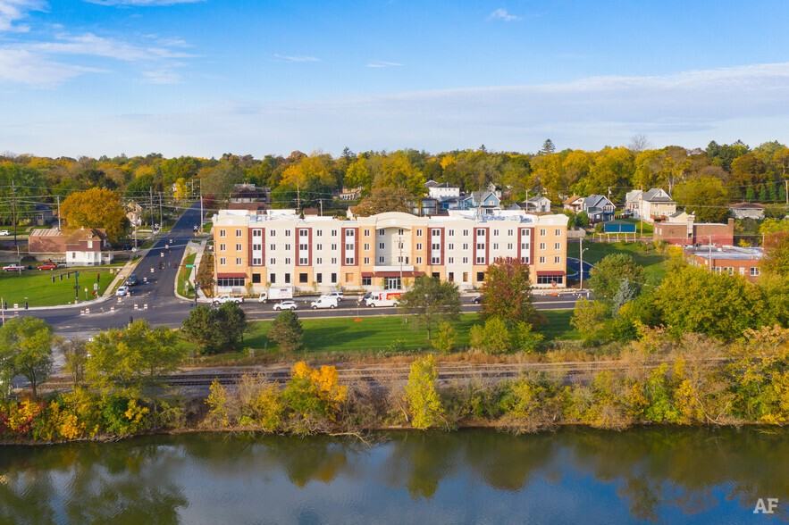 Fox River Crossing - Photo 2 of 19