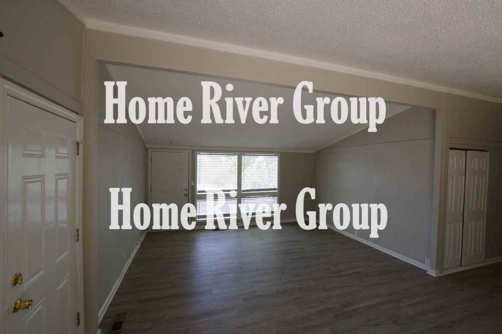 3403 E 95th Ter - Photo 2 of 8