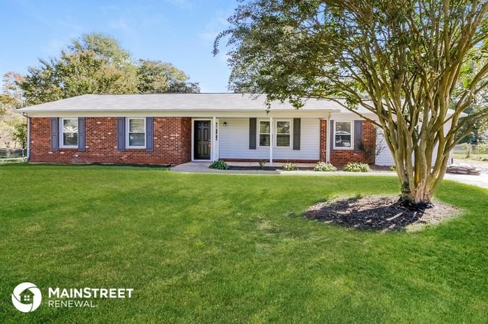 2349 Swindon Ln - Photo 3 of 16