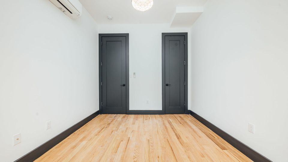 2 large Bedroom duplex with private backyard! - Photo 3 of 11