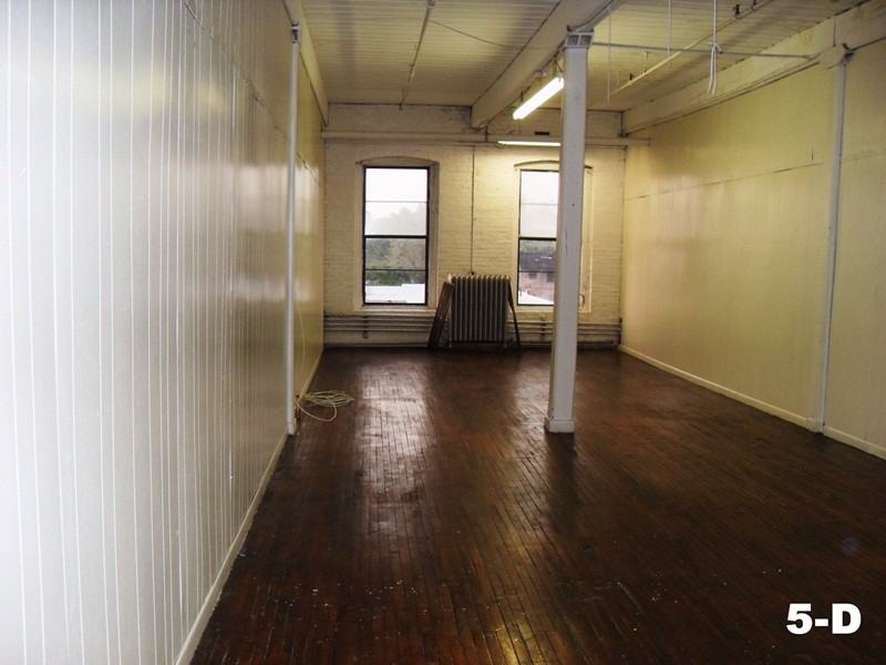 208 S Pulaski St - Photo 2 of 6