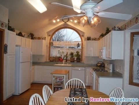 1195 Ridge St - Photo 2 of 15