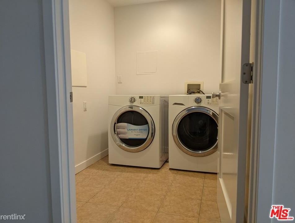 5143 White Oak Ave #401 - Photo 3 of 10