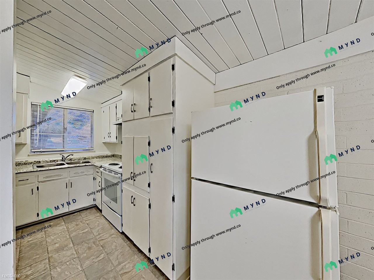 942 Curti Dr - Photo 2 of 12