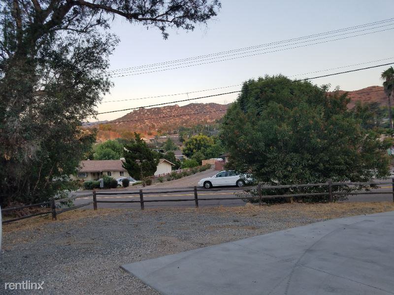 13096 Aurora Dr - Photo 2 of 27