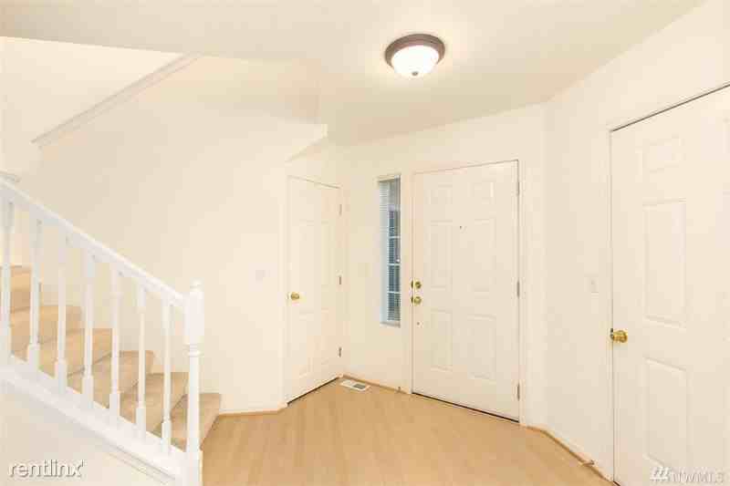 4632 168th Ct Ne - Photo 2 of 7