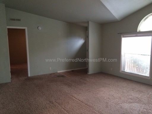 33 Scott Ln - Photo 3 of 12