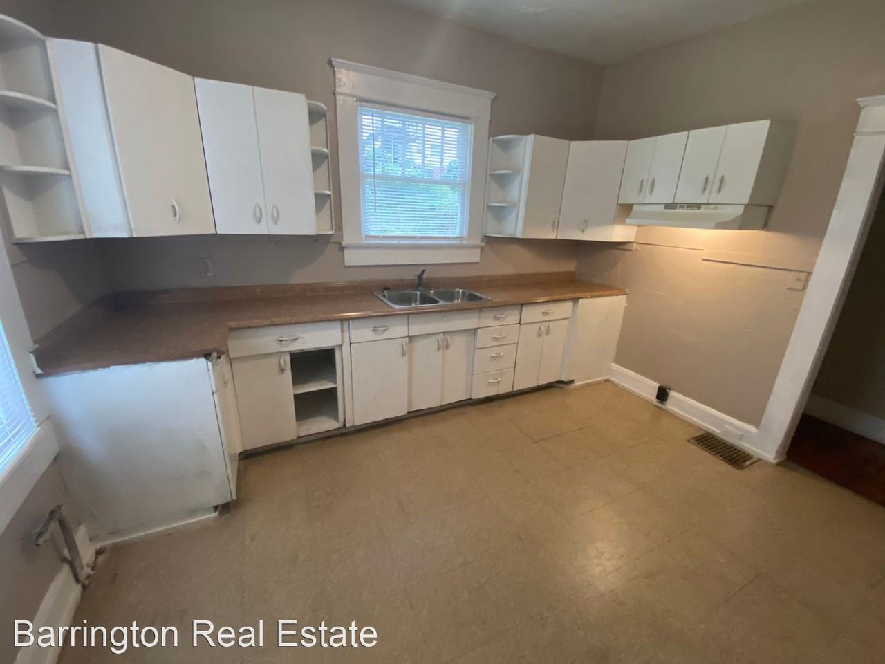 842 7th St W - Photo 2 of 4