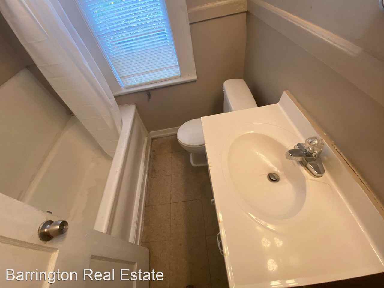 842 7th St W - Photo 3 of 4