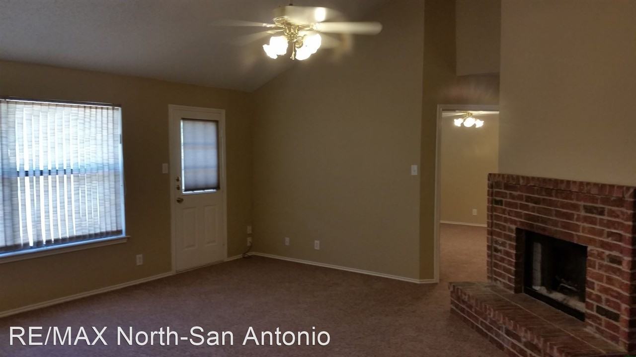 1503 Kingsbridge - Photo 3 of 14