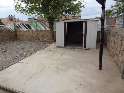 11376 Lake Erie Dr - Photo 2 of 18