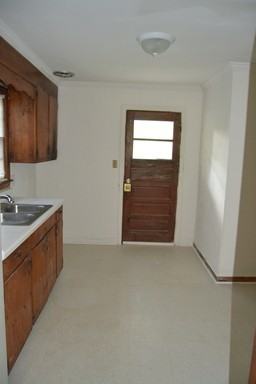 308 Denny St - Photo 3 of 8