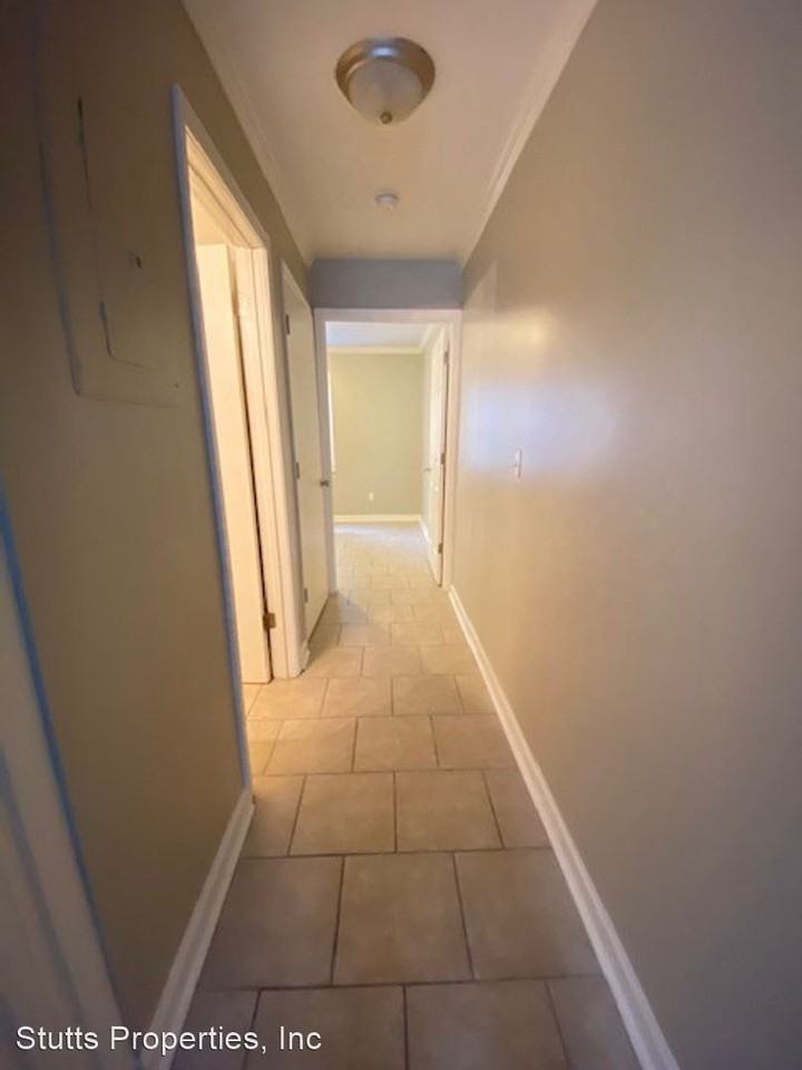 414 Hermitage Drive - Photo 3 of 7