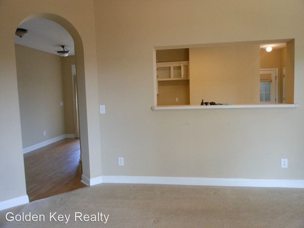 218 Carrington Ln - Photo 3 of 4
