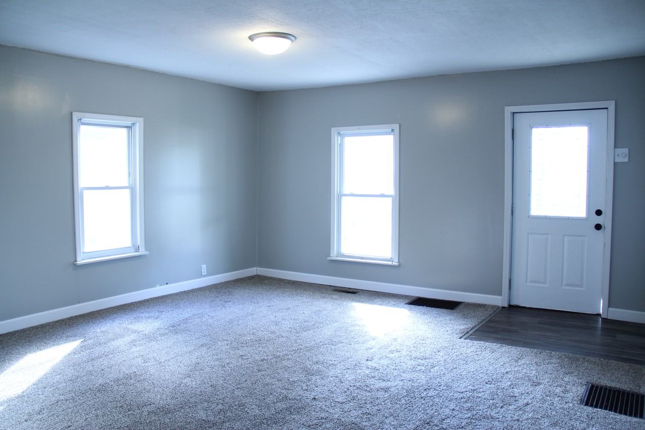 1207 Newton Ave - Photo 3 of 18