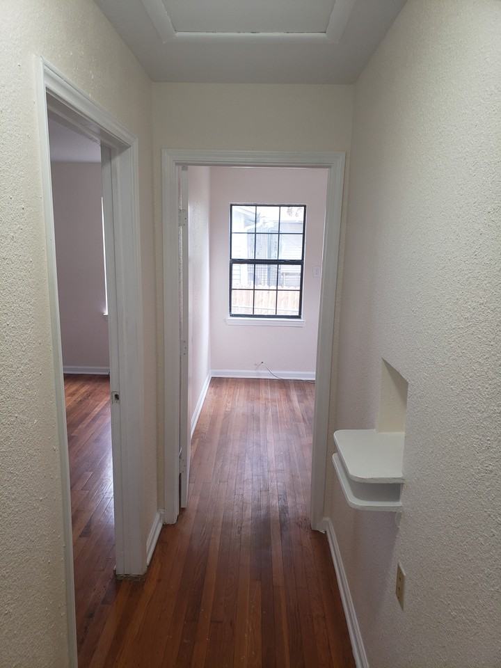 8220 Towns St - Photo 3 of 9