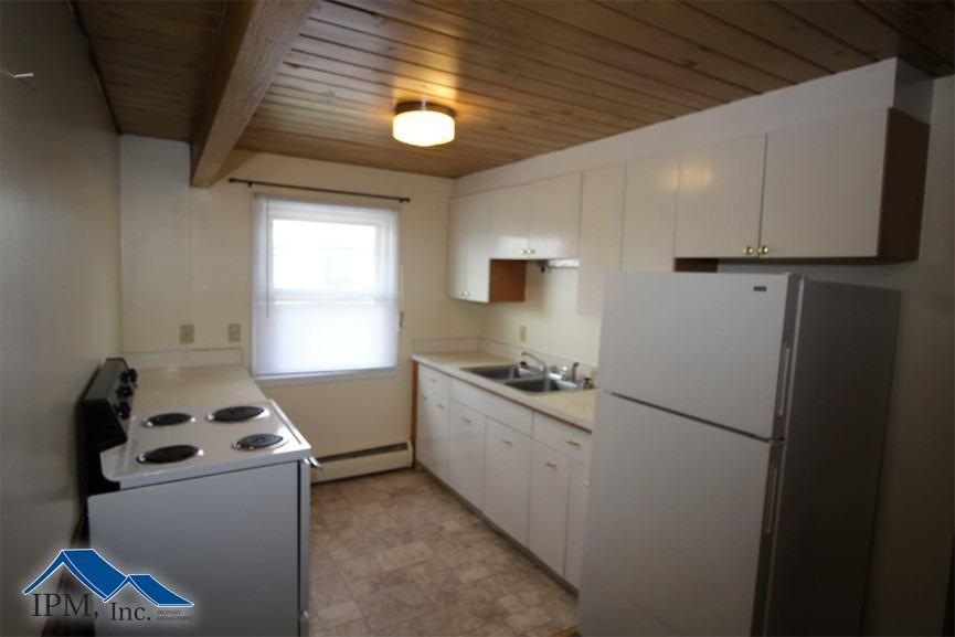 1025 Delmar Ct - Photo 3 of 12
