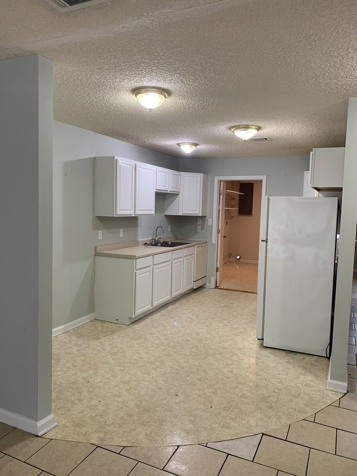 43 1st Street #B - Photo 3 of 7