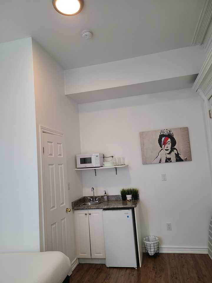 201 Spadina Road #8 - Photo 2 of 7