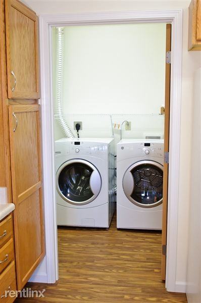 Whitehouse Square Senior Village - Photo 3 of 5