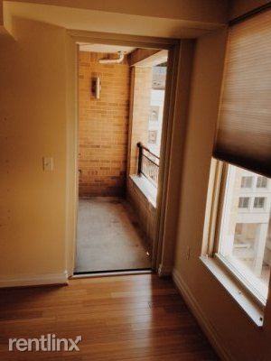 915 E St NW - Photo 3 of 5