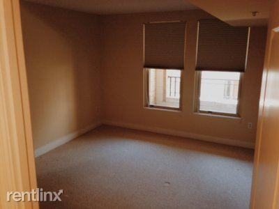 915 E St NW - Photo 2 of 5