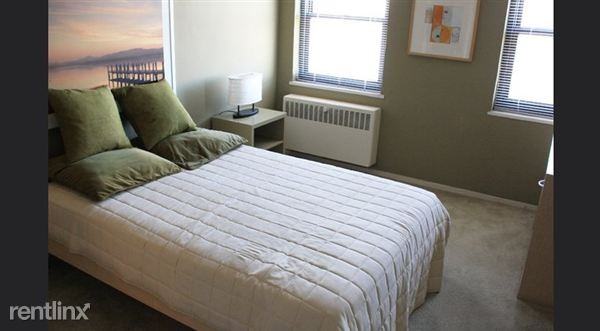 5500 S Dorchester - Photo 3 of 4