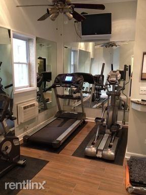4500 N Clarendon Ave - Photo 2 of 5