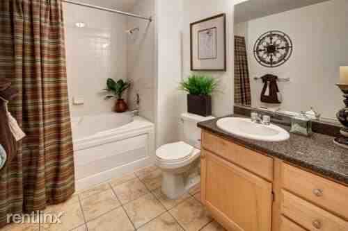 121 W Wacker Dr - Photo 2 of 21