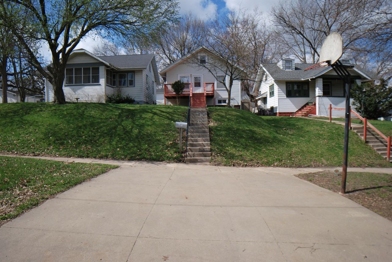 421 19th St Ne - Photo 3 of 25